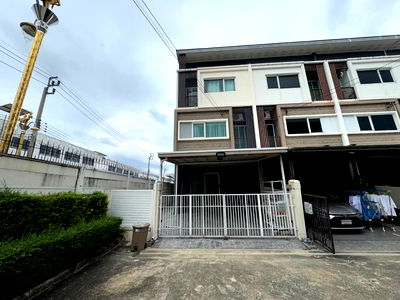 เช่าทาวน์โฮม สนามบินสุวรรณภูมิ : 💥CP-9576💥ให้เช่า ทาวน์โฮมพรีเมี่ยม หมู่บ้าน พาทิโอ บางนา–วงแหวน เฟอร์และเครื่องใช้ไฟฟ้าครบ พร้อมเข้าอยู่👉แอดไลน์ @expertcondo