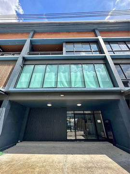 ให้ เช่า Townhome กึ่ง Home Office 3 ชั้น หน้ากว้าง 8 เมตร  หมู่บ้าน Haus35 ไลน์ไอดี ✅ @ibx7531n