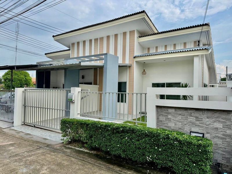 Houses for sale : Beautiful house for sale in Pattaya, Cozy Ville Village, Nen Plab Wan - Phatthanakan 1