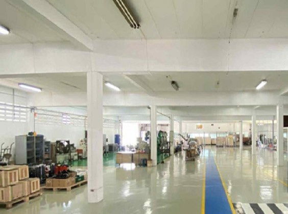 รูป  ให้เช่าโรงงานพร้อมสำนักงาน พื้นที่สีม่วง / บนที่ดิน 4 ไร่ อยู่ในนิคมอุตสาหกรรมนำไกร ลาดกระบัง /ใช้สอยรวม 4050 ตารางเมตร /  รถเทรลเลอร์ เข้าออกได้ - รูปที่ 5/13