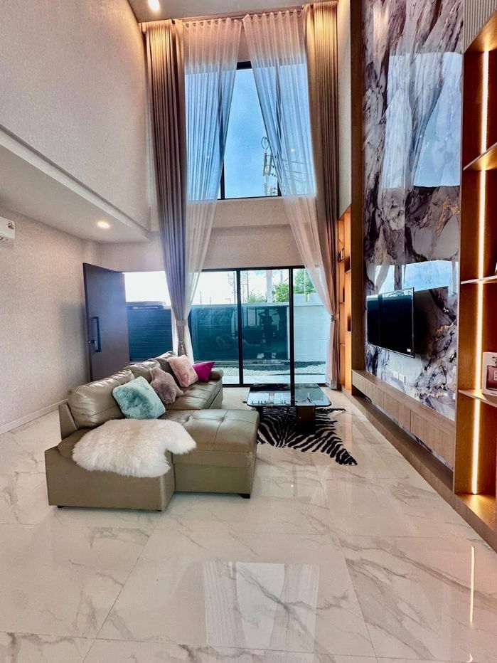 picture For rent pool villa style modern Thungklom Pattaya - 5/14