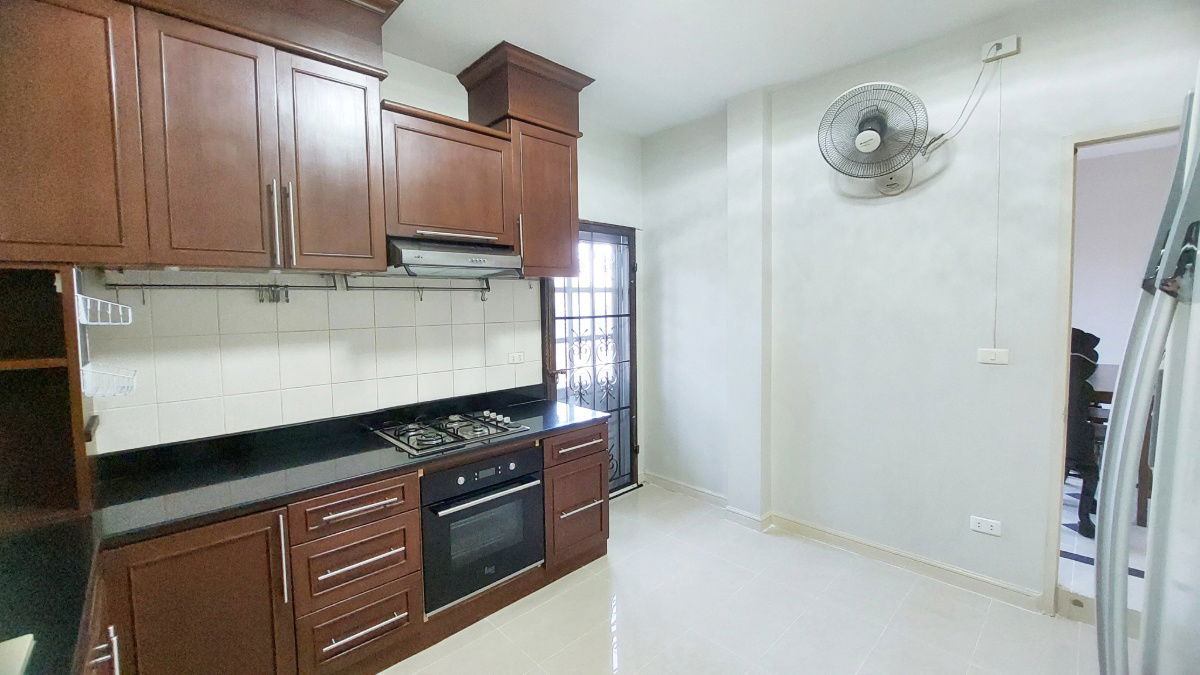 รูป ให้เช่าบ้านเดี่ยวสองชั้น  4 ห้องนอน 3 ห้องน้ำ 2  ห้องครัว  2  ที่จอดรถ - รูปที่ 8/26