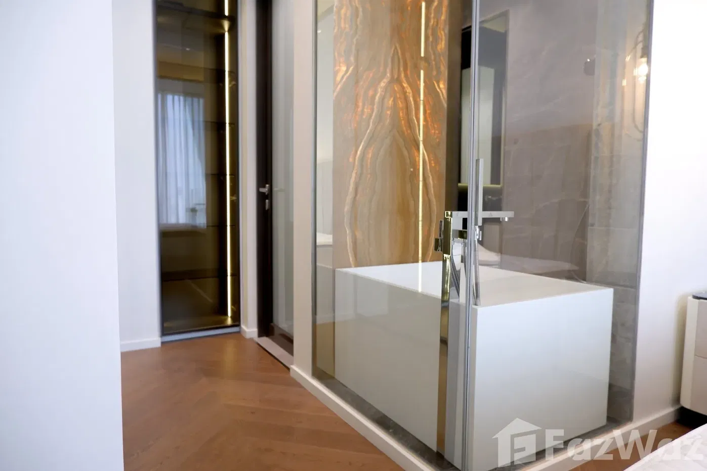 picture 1 Bedroom at 28 Chidlom (Park view) east facing unit 5911680 - 9/10