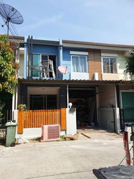 #ให้ทาวเฮาส์2ชั้น หมู่บ้านวิสต้า อเวนิว วัชรพล 🏡🏠 ห่างจากถนนรามอินทรา 1 กิโลเมตร มี 3 ห้องนอน 2 ห้องน้ำ เดินทางสะดวกสบาย