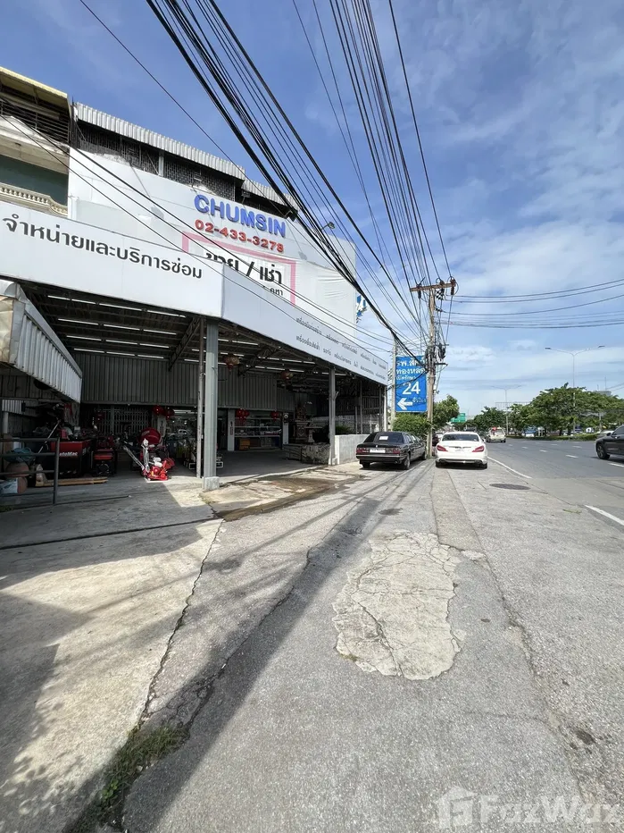 รูป ทาวน์เฮ้าส์ให้เช่า 10 ห้องนอน ใน บางบำหรุ, กรุงเทพมหานคร 1403076 - รูปที่ 1/15