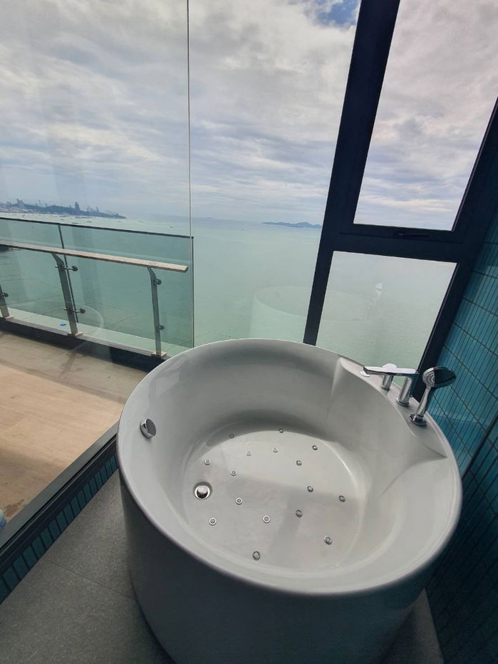 picture Arom Wongamat for Rent - Luxury Beachfront Condo Wongamat Beach in Pattaya , Seaview Ready to move in - 3/28