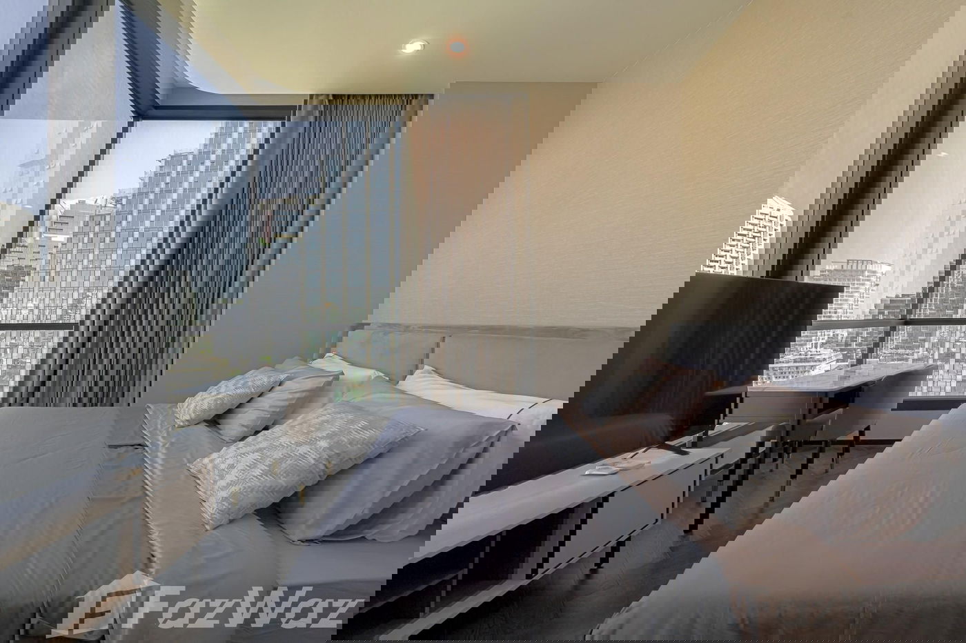 picture . 1970066 - 5/34