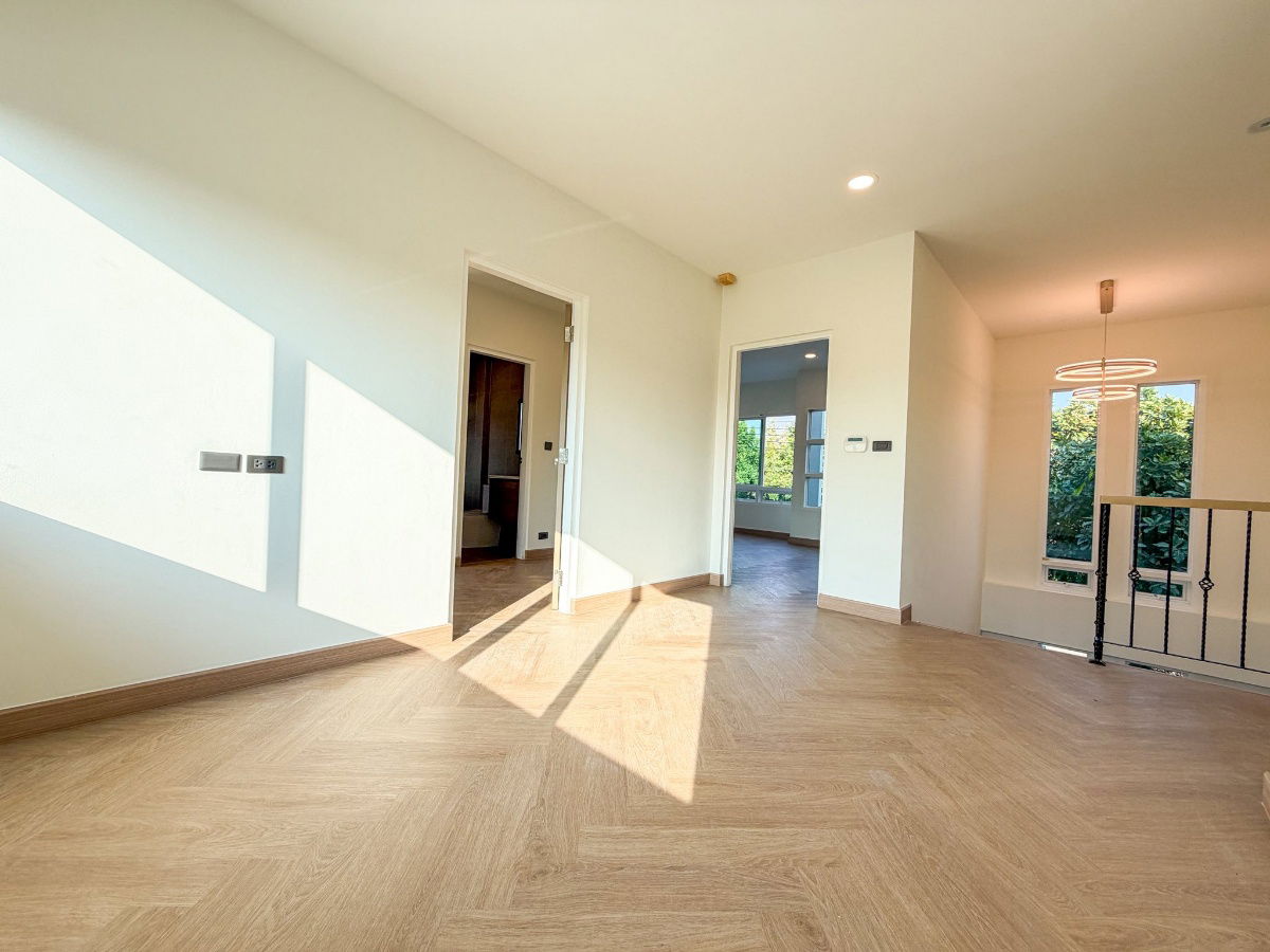 รูป ขายบ้านเดี่ยว 2 ชั้น  บางกอก บลูเลอวาร์ด ราชพฤกษ์-พระราม5-2  ติดถนนราชพฤกษ์ ไม่ต้องเข้าซอย 💕หน้าบ้านไม่ชนใคร ✅รีโนเวทใหม่ทั้งหลัง - รูปที่ 13/27