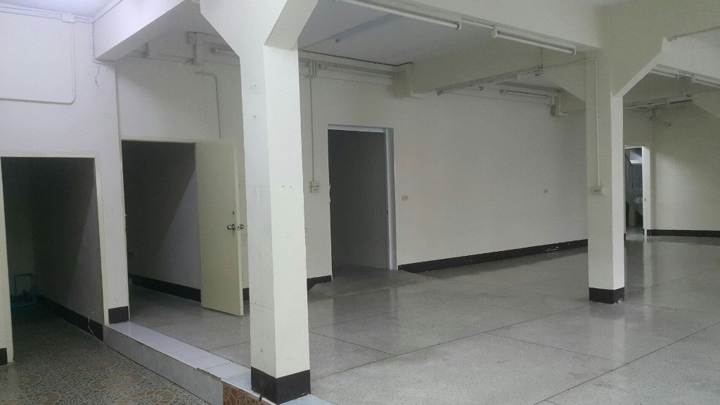 รูป ขาย ทาวน์เฮ้าส์/โฮมออฟฟิศ เหมาะทำธุรกิจ, สำนักงาน ขนาด 126 ตร.ว ใกล้ รถไฟฟ้า MRTหลักสอง , เดอะมอลล์บางแค - รูปที่ 10/17