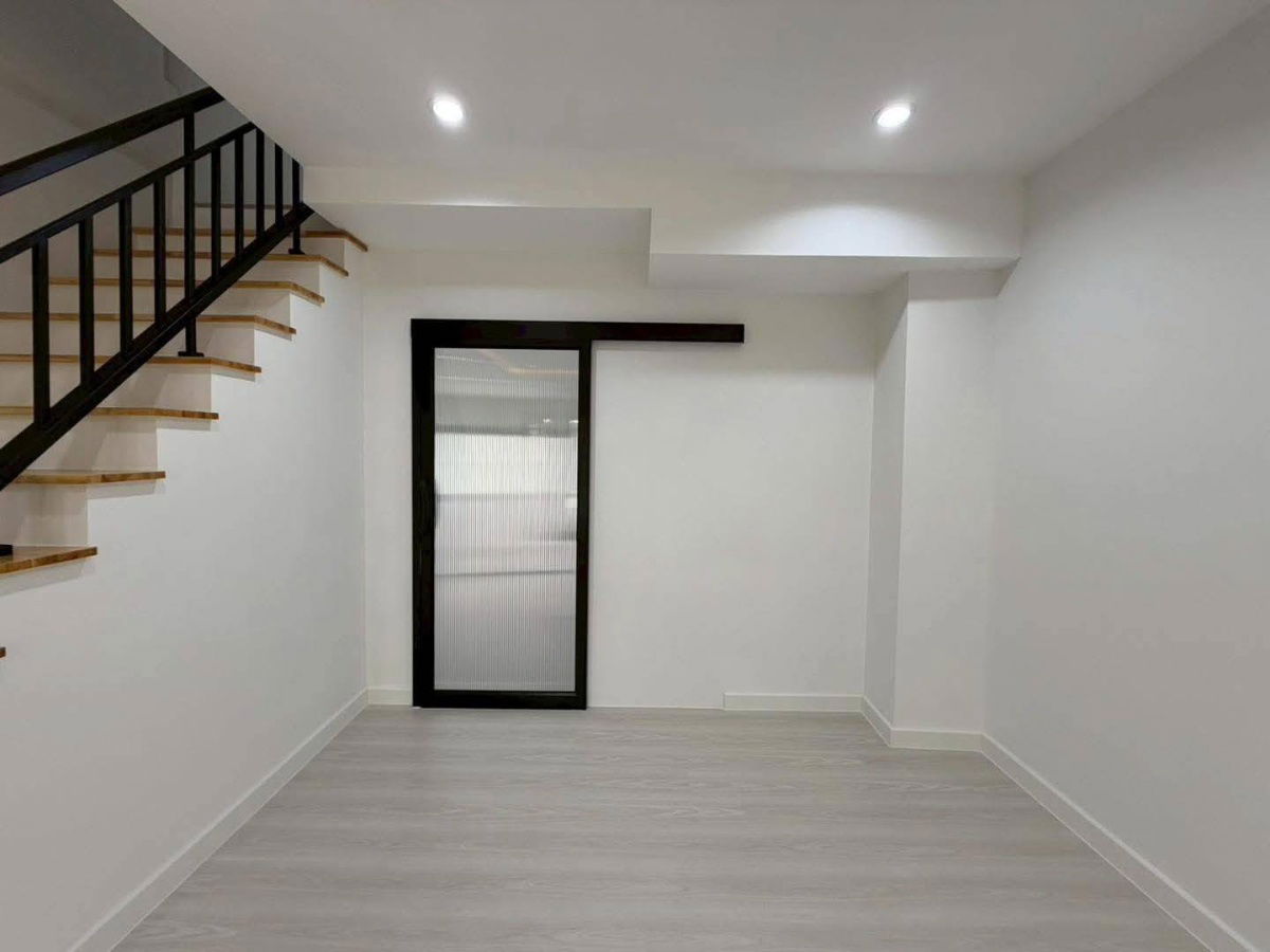 รูป ทาวน์โฮม 3 ชั้น เล่นระดับ แต่งใหม่ ซอยนาคนิวาส37 โชคชัย4 ซอยนาคนิวาส37 แยก 1-8 ถนนประดิษฐ์มนูธรรม ลาดพร้าว - รูปที่ 9/37