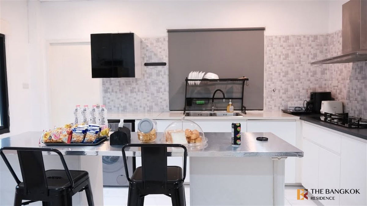รูป House Area Sukhumvit 🏡 บ้านโมเดิร์น Pet Friendly พร้อมสระว่ายน้ำและสวนส่วนตัว 🌿 สุขุมวิทตอนปลาย! - รูปที่ 9/10