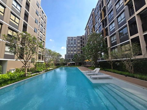 ให้เช่าดีคอนโด แอร์ ลาดกระบัง ติดถนใหญ่ ตึกA ใกล้สนามบินสุวรรณภูมิ