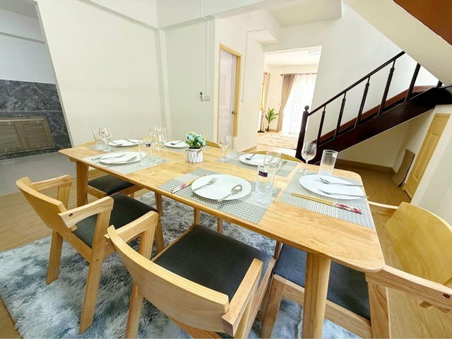 รูป จัดเต็มเฟอร์ฯทั้งหลัง ฟังก์ชันครบ รังสิต-คลองสี่ รร.นานาชาติสยาม 3.5 กม.ขายบ้านเดี่ยวหลังใหญ่ 2 ชั้น 50 ตร.ว. 200 ตร.ม. 3นอน 2 น้ำ - รูปที่ 2/8