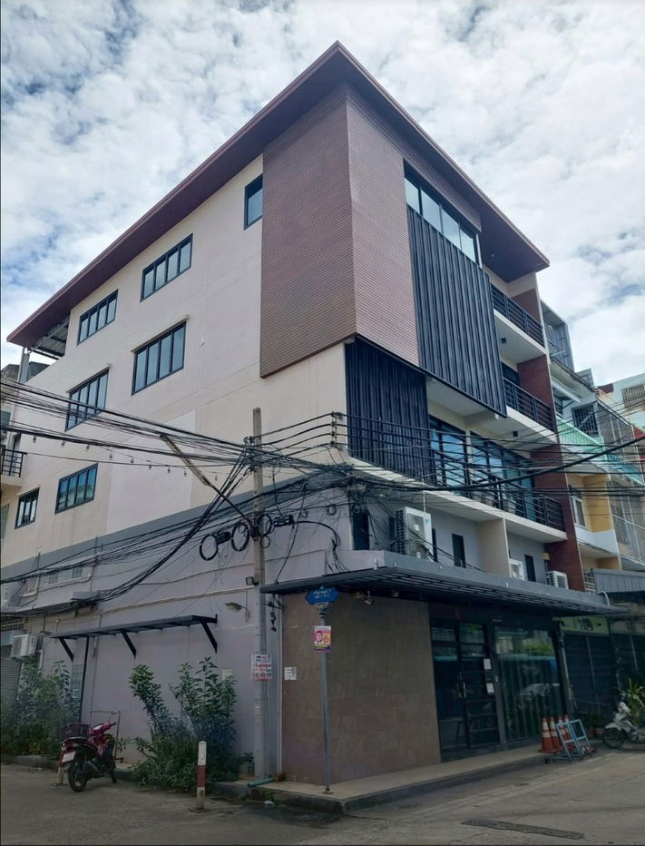 picture LTH13713 – Home Office for Rent | Charoen Rat 7 | 700 sqm | 5 Rooms 5 Baths | Near BTS Surasak | 75K/Month  - 10/10