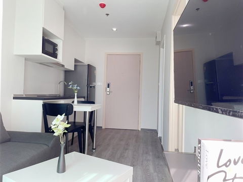 ✨ #JB2306_144 ✨𝗙𝗼𝗿 𝗥𝗲𝗻𝘁1️⃣4️⃣k.🔥🔥 #Near the Yellow Line ✨#Available room, make an appointment to view the Rich Park Condo at Triple Station