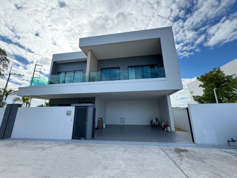 For rent pool villa style modern Thungklom Pattaya