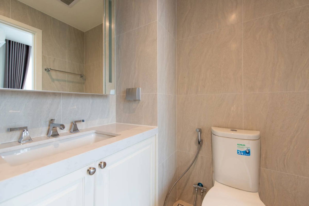 picture ✨ Condo for sale with tenant: Altitude Symphony Charoen Krung 📍 Near BTS Saphan Taksin / BTS Surasak, with a shuttle van service. - 8/24