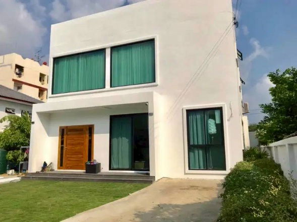 รูป ให้เช่าบ้านเดี่ยว2ชั้น พร้อมสระว่ายน้ำ 5นอน 3น้ำ พร้อมอยู่ ซอยสุขุมวิท 103-อุดมสุข42 - รูปที่ 14/15