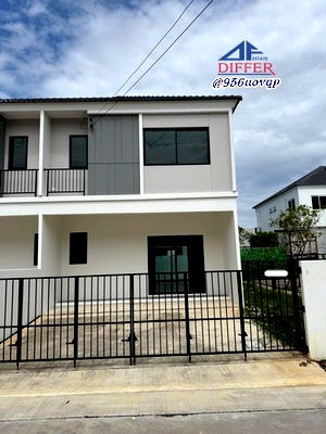 Townhouses for rent : svs299 2-story townhome for rent at The Connect Bangna - Sriwari (1) (empty house) on Wat Sriwari Noi Road, near Suvarnabhumi Airport.