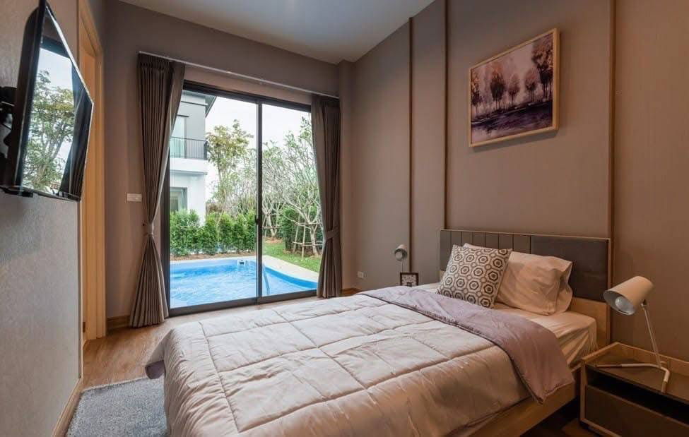 รูป ♦️ให้เช่าพูลวิลล่าหรู สไตล์โมเดิร์น ใกล้กาดฝรั่ง 4ห้องนอน 65,000บาท☎️064-792-4426(เบญ) - รูปที่ 6/12