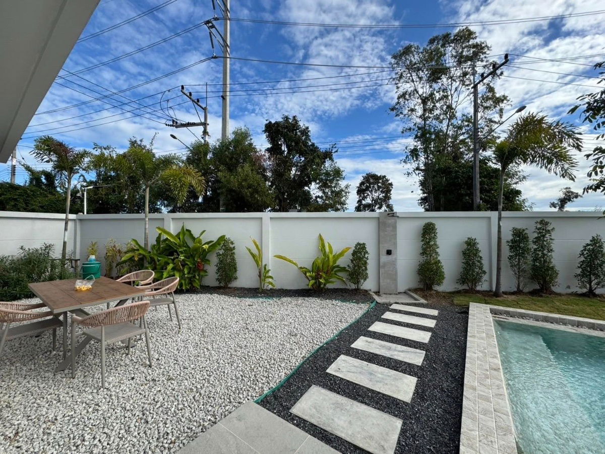 picture For rent pool villa style modern Thungklom Pattaya - 10/14