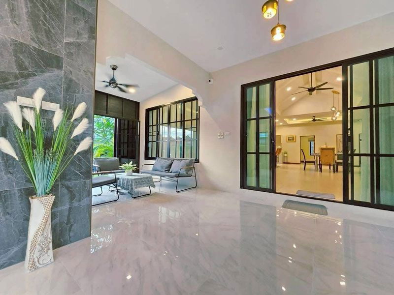 picture Pool villa for sale in Pattaya, good location, near Map Prachan Reservoir, Bang Lamung, Chonburi - 16/18