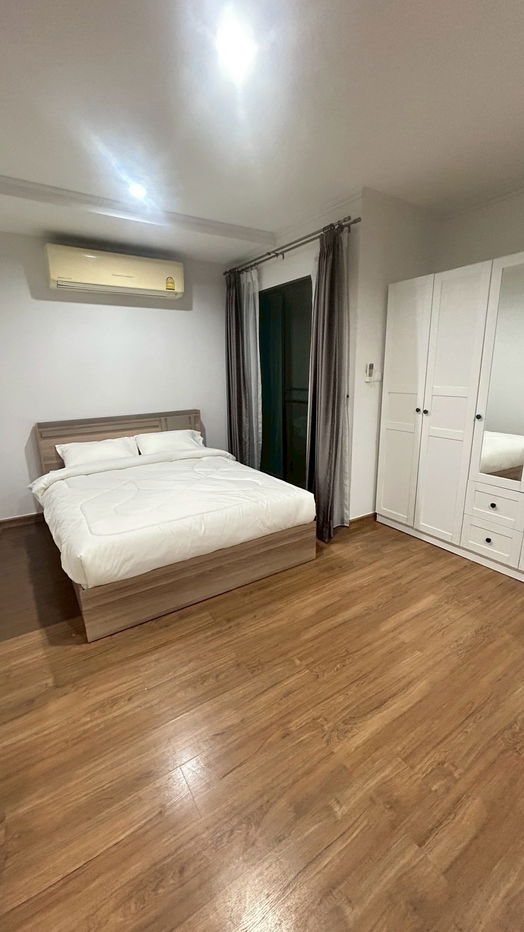 รูป 🔥 ให้เช่าบ้านแฝด 3 ชั้น หลังใหญ่ หลังมุมติดสวน — ทำเลทองใกล้รถไฟฟ้าสายสีเหลือง 🔥 - รูปที่ 5/15