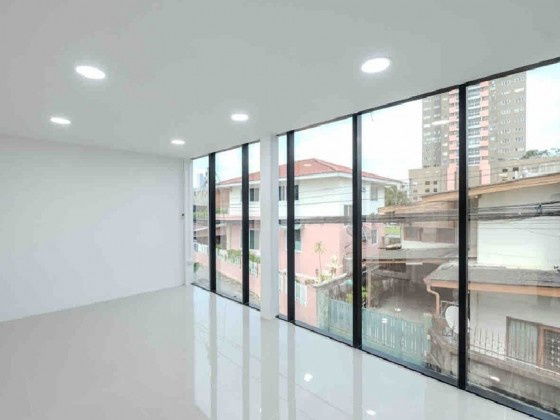 รูป ให้เช่าอาคาร 5 ชั้น พร้อมโกดังขนาดเล็ก ซอยกุศลศิลป์ ถนนสรรพาวุธ บางนา / จอดรถ 5-6 คัน / เหมาะเป็นสำนักงาน จดบริษัทได้ - รูปที่ 6/8