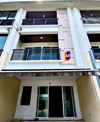 ทาวน์โฮม MRT ศรีอุดม : ทาวน์โฮม บ้านกลางเมือง S-SENSE ศรีนครินทร์ ใกล้ซีคอน และ BTS สายสีเหลือง ถูกสุดในโครงการ (รีโนเวทใหม่)