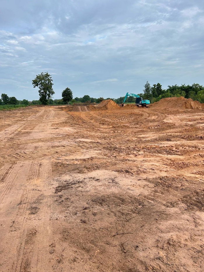 รูป ที่ดินถมแล้วถนนคอนกรีตห่าง4เลนเส้นคูเมืองพุทไธสง350มไร่ละ690000มี5แปลงฟรีค่าโอนหนองขมารอ.คูเมืองบุรีรัมย์ติดชุมชนรพ.4.5กมสภอ.4.5กม - รูปที่ 11/19