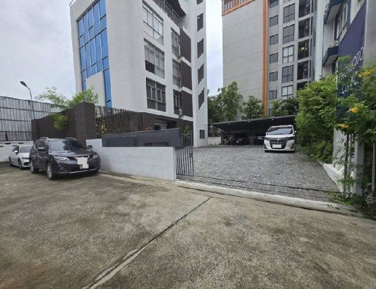 รูป ให้เช่าอาคารสำนักงาน 8 ชั้น มีลิฟท์โดยสารในอาคาร ซอยศรีนครินทร์ 40 เข้าซอยไม่ลึก ที่จอดรถ 14 คัน เหมาะเป็นสำนักงาน - รูปที่ 20/20