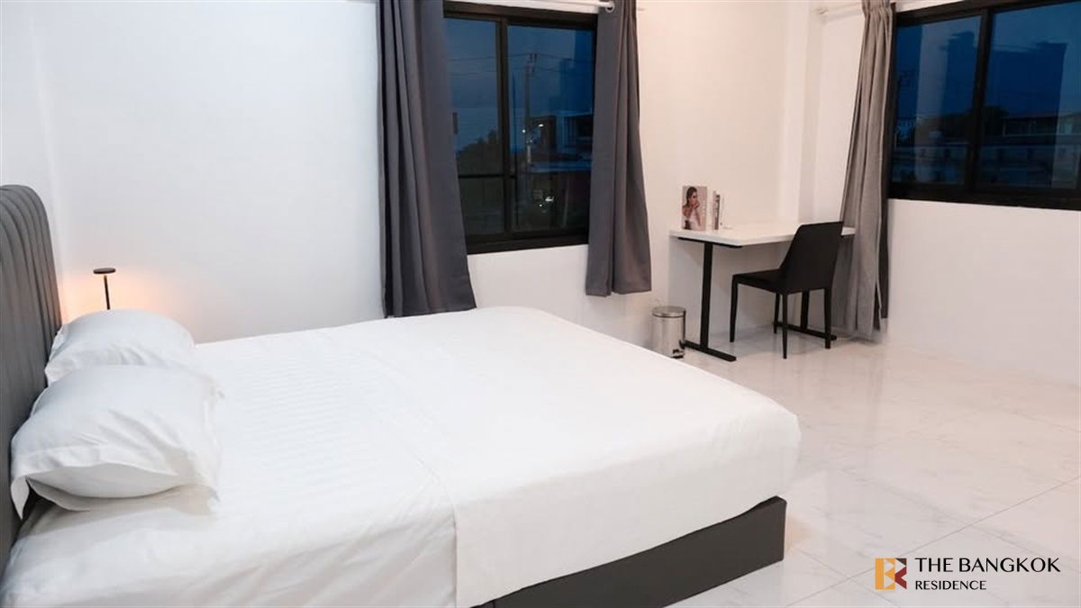 รูป House Area Sukhumvit 🏡 บ้านโมเดิร์น Pet Friendly พร้อมสระว่ายน้ำและสวนส่วนตัว 🌿 สุขุมวิทตอนปลาย! - รูปที่ 7/10