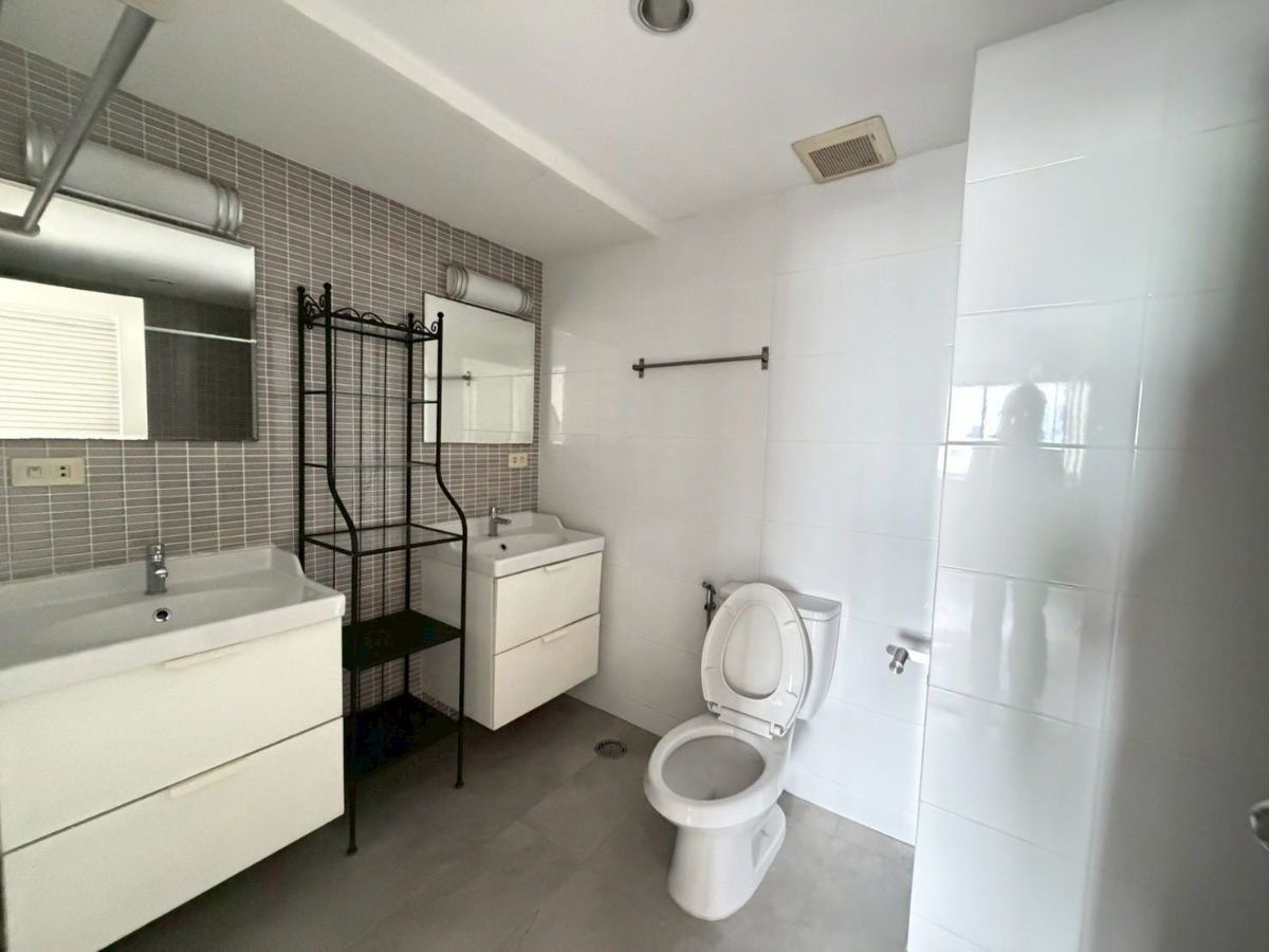 รูป LTH13726 – Condo for Sale | Royal Castle | 140 sqm | 3 Beds 2 Baths | Near BTS Phrom Phong | 15.9 MB | คอนโดขาย รอยัลคาสเซิล สุขุมวิท 39 - รูปที่ 7/15