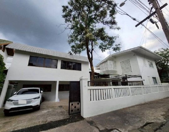 รูป ให้เช่าบ้านเดี่ยว 2 ชั้น ซอยรัชดาภิเษก 19 (หรือซอยวิภาวดีรังสิต 16) พื้นที่ดิน 200 ตารางวา - รูปที่ 1/18