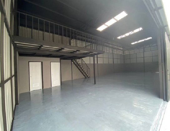 รูป ให้เช่าโกดัง พื้นที่ 180 ตารางเมตร / ลาดพร้าว / โชคชัย 4 ซอย 56 รถใหญ่เข้าออกได้ - รูปที่ 4/6