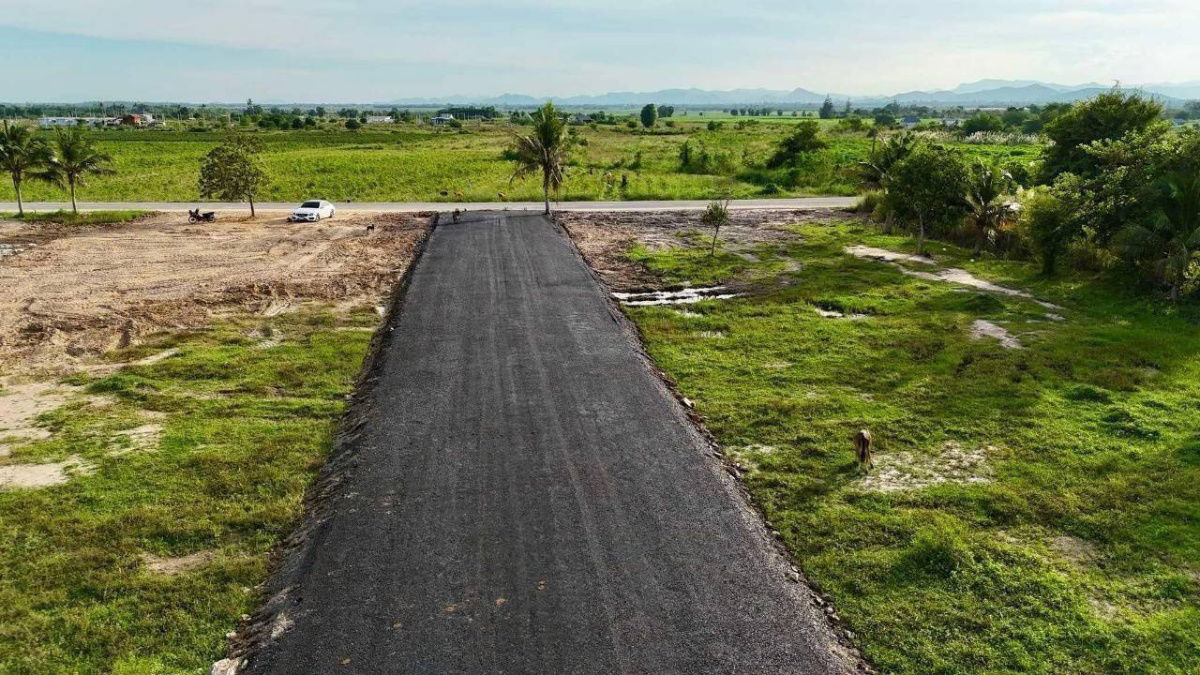 picture Baan Rai Din Thong, Huai Sai Nuea Subdistrict, Cha-am, Phetchaburi, 100 sq m, 5,900 baht per sq m, 24-36 installments, water and electricity included, - 5/19