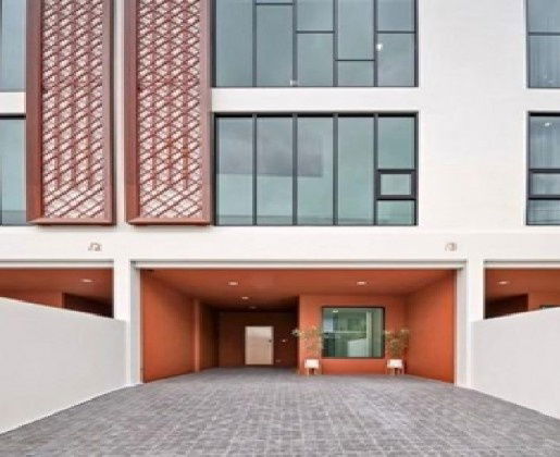 รูป ให้เช่าทาวน์โฮม / Home Office 3.5 ชั้น ลาดพร้าว 71 ซอยนาคนิวาส 37 / แอร์ทั้งอาคาร / จอดรถ 2-3 คัน / เป็นสำนักงานได้ จดบริษัทได้ - รูปที่ 2/10