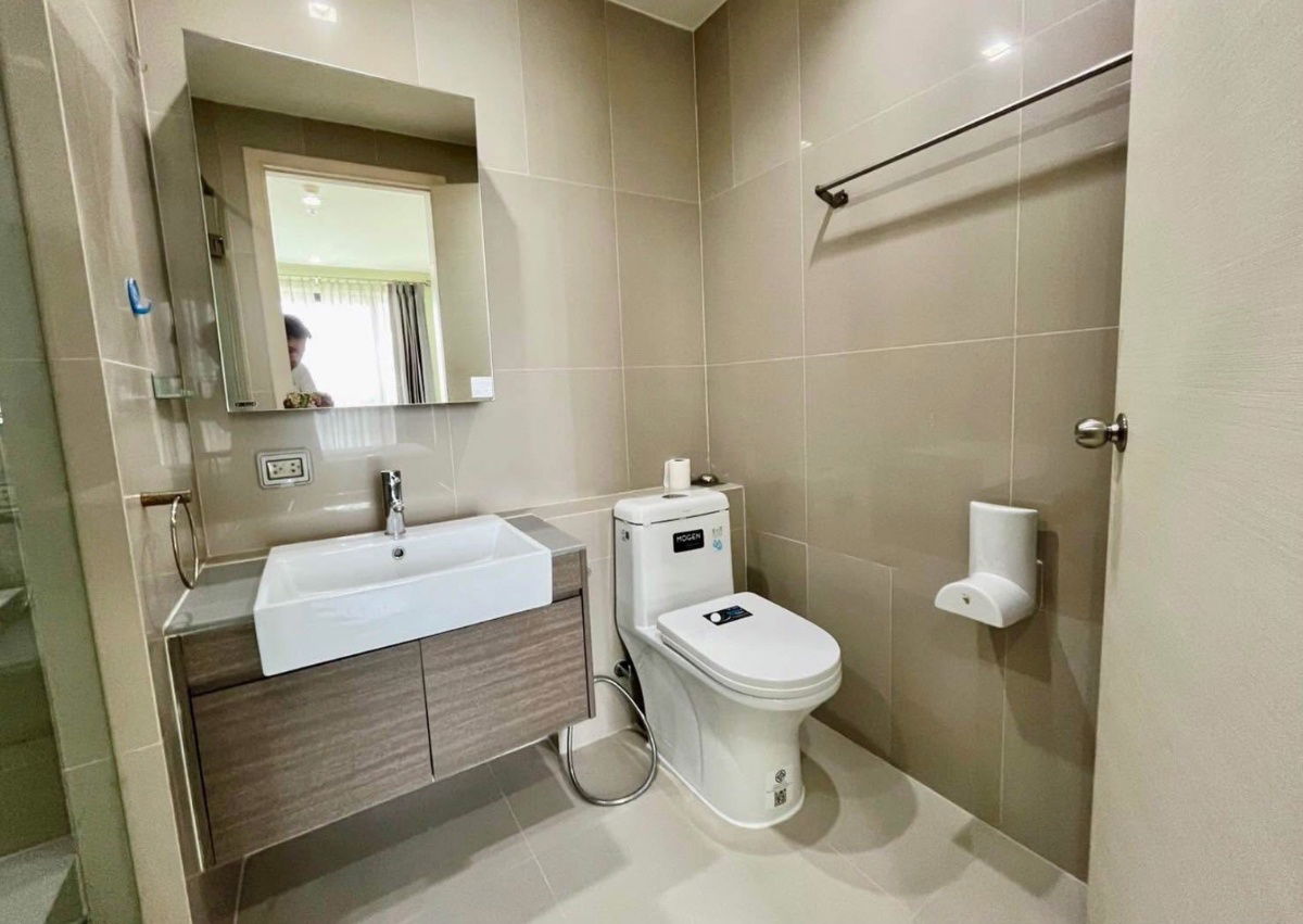 picture Quinn Ratchada                      17  - 3/10