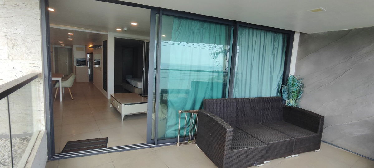 picture Beachfront Condo Pattaya for sale at Water's Edge, Sea View - 16/22