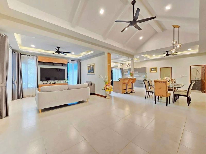 picture Pool villa for sale in Pattaya, good location, near Map Prachan Reservoir, Bang Lamung, Chonburi - 3/18