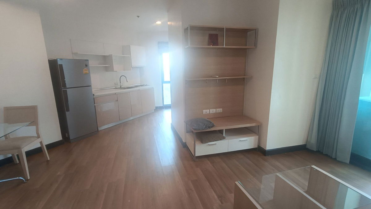 picture  For Rent  Akesin Place    11,000 - 6/10