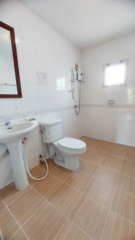 รูป ให้เช่าบ้านเดี่ยวสองชั้น  4 ห้องนอน 3 ห้องน้ำ 2  ห้องครัว  2  ที่จอดรถ - รูปที่ 12/26