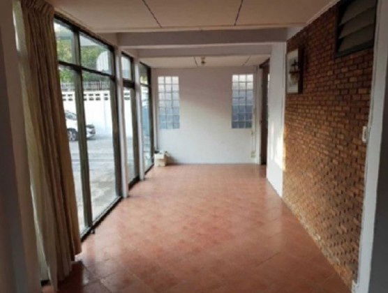 รูป โกดังลาดพร้าวให้เช่า โกดังเก็บสินค้ามีที่พัก เป็นบ้าน 2 ชั้น ย่านลาดพร้าว ซอยลาดพร้าว 44 หลังใหญ่ / พื้นที่ดิน 155 ตารางวา  จดบริษัทได้ - รูปที่ 3/10