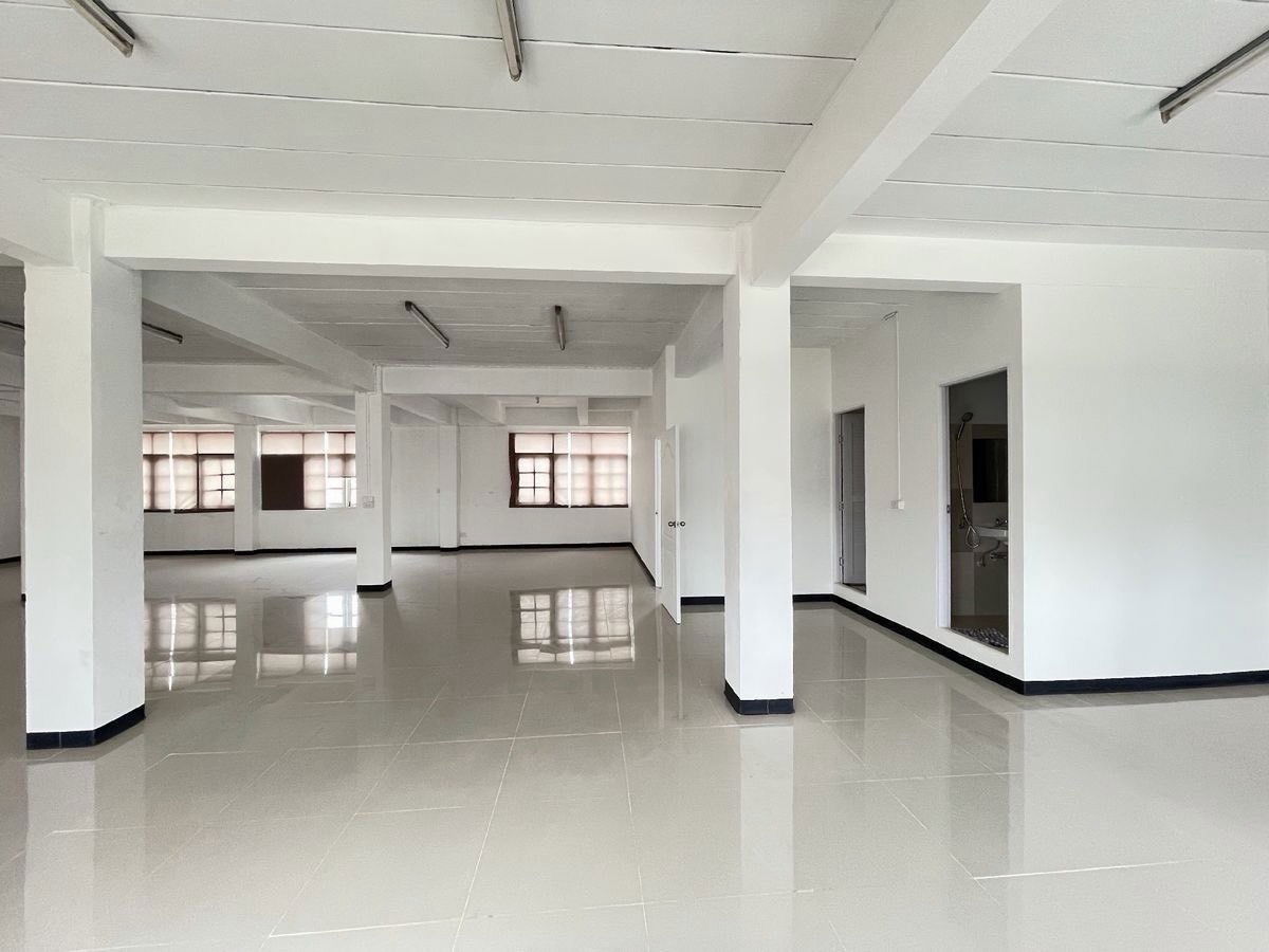 รูป ขายอาคารพาณิชย์ 4 ชั้น 5 คูหา ที่ดิน 100 ตร.วา ใกล้สุขุมวิท เดินทางง่าย ครบทุกฟังก์ชันธุรกิจ - รูปที่ 9/17