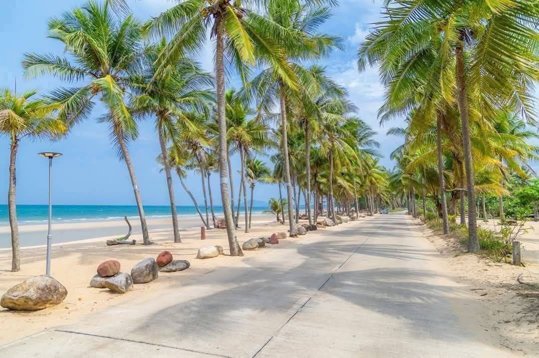 รูป ที่ดินสวยใกล้ทะเลติดคลองน้ำต.อ่างทองทับสะแกประจวบผ่อนแบ่งจ่าย60งวด304ตรวๆละ4000ทำสัญญา50000ฟรีดอกเบี้ยไฟฟ้าน้ำหน้าแปลงห่างทะเล2กมคาเฟ่ร้านอาหารทะเล - รูปที่ 17/19