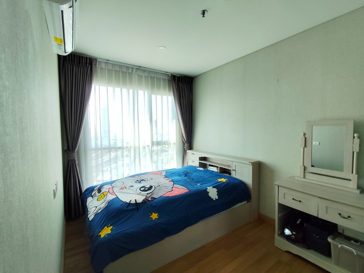 รูป ขายด่วน! คอนโดลุมพินีเพลสรัชดา-สาธุ  ราคาพิเศษ 3.7 ล้าน ขนาด 39 ตรม 2 ห้องนอน 1ห้องน้ำ 1ห้องนั่งเล่น ห้องมุมวิวสวย  - รูปที่ 3/6