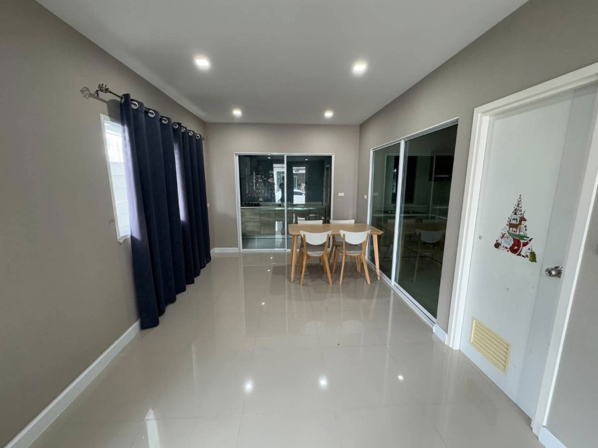 picture 💥CP-9576💥 Premium townhome for rent in Patio Village, Bangna-Wongwaen. Fully furnished and equipped. Ready to move in. 👉 Add Line @expertcondo - 8/21