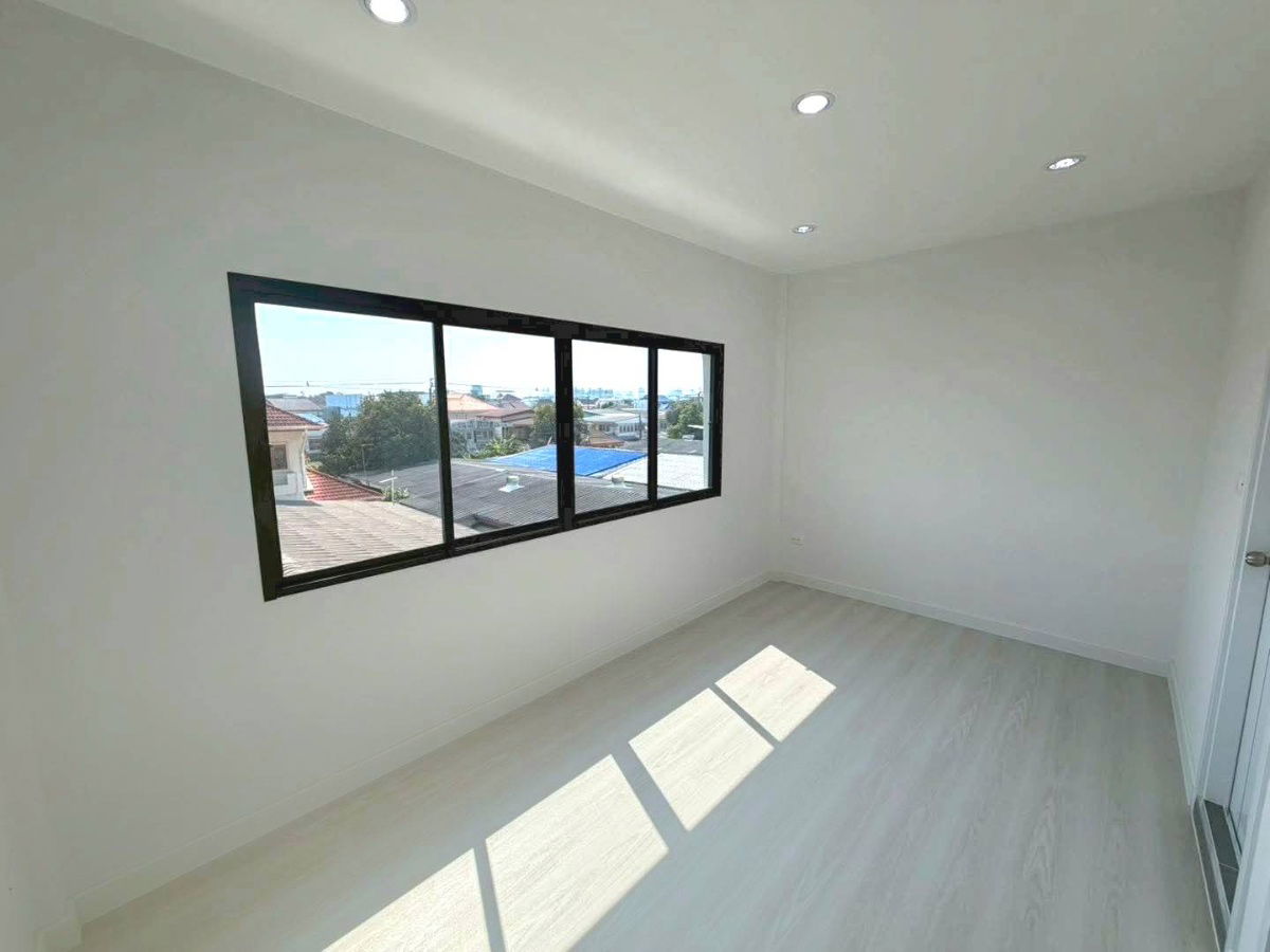 รูป ทาวน์โฮม 3 ชั้น เล่นระดับ แต่งใหม่ ซอยนาคนิวาส37 โชคชัย4 ซอยนาคนิวาส37 แยก 1-8 ถนนประดิษฐ์มนูธรรม ลาดพร้าว - รูปที่ 26/37