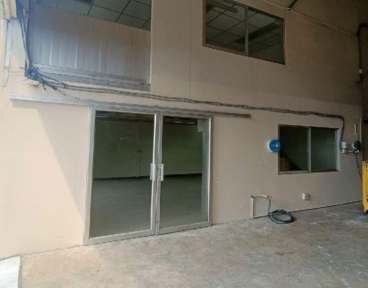 รูป ให้เช่าโกดัง พร้อมสำนักงาน ทำเลพัฒนาการ / มีชั้นวางสินค้าในโกดัง / พื้นที่ใช้สอย 400 ตารางเมตร / ซอยพัฒนาการ เข้าซอยไม่ลึก ทำเลดีมาก - รูปที่ 4/12