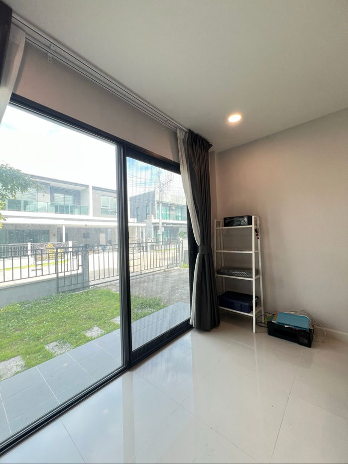 picture 🏡 [For Sale] URGENT SALE – Corner Single House, 3 Bedrooms Centro Ramindra–Chatuchot 2 | Excellent Condition | Ready to Move In   - 3/44